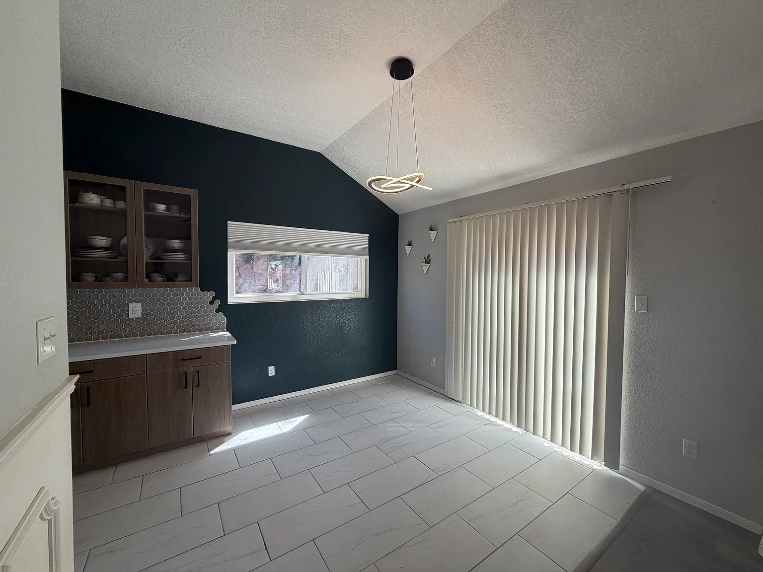 3 bed, 1396 sqft, $1,700 — Photo 4