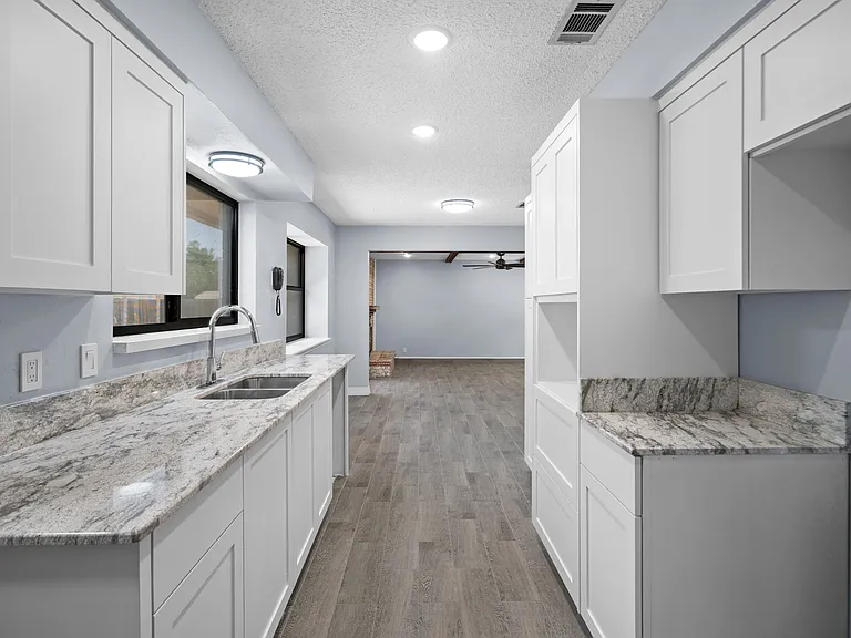 1801 Ridgecrest Dr — Photo 8