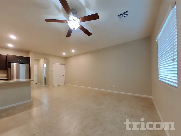 12586 W Mazatzal Dr — Photo 2
