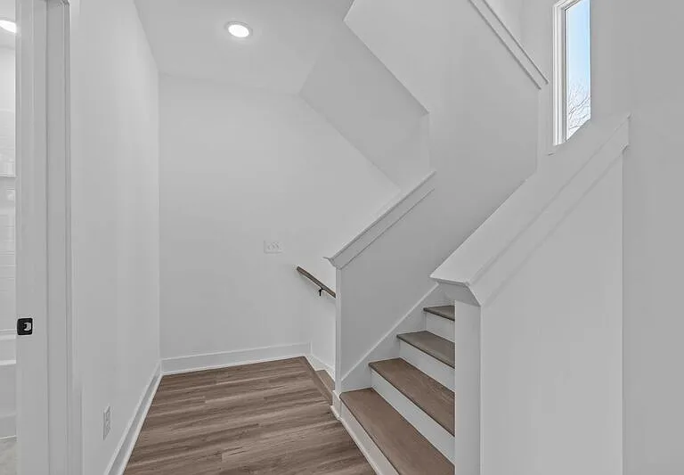 1316 E Lenoir St — Photo 17