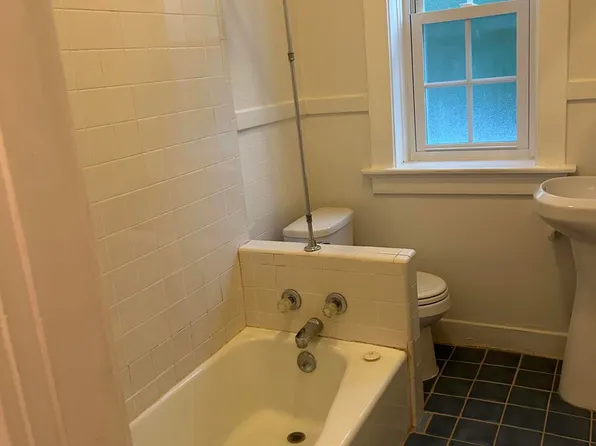 1127 Richmond Rd APT 1, Lexington, KY 40502
