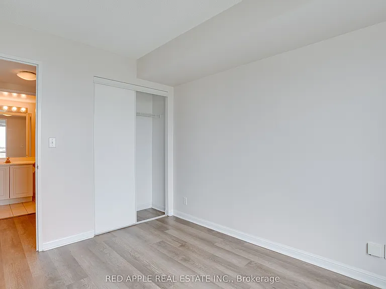 11 Lee Centre Dr #707 — Photo 19
