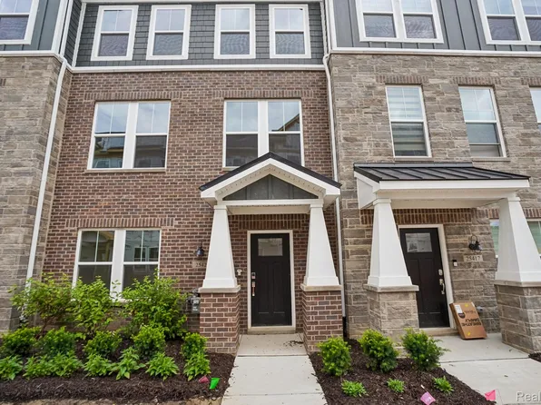 25421 Orwell St, Novi, MI 48375