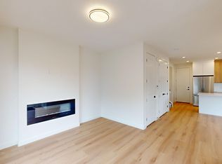 2004 33rd St SW, Calgary, AB T3E2S8