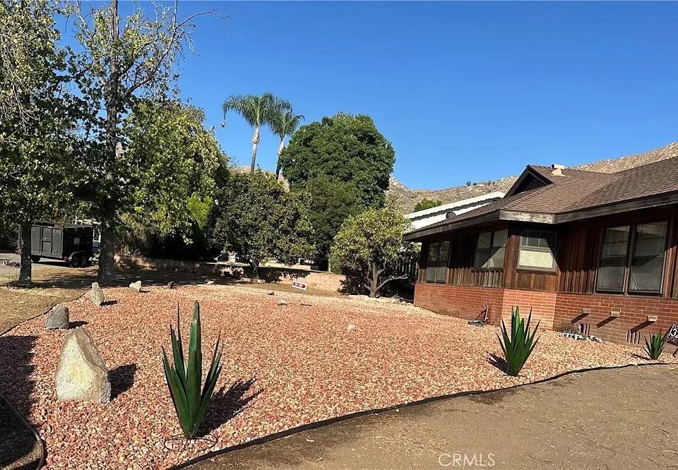 3210 Belvedere Dr
