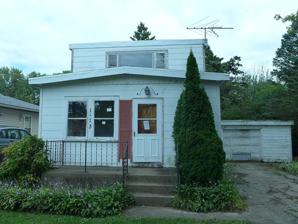1st image of 1613 Meadowbrook Dr