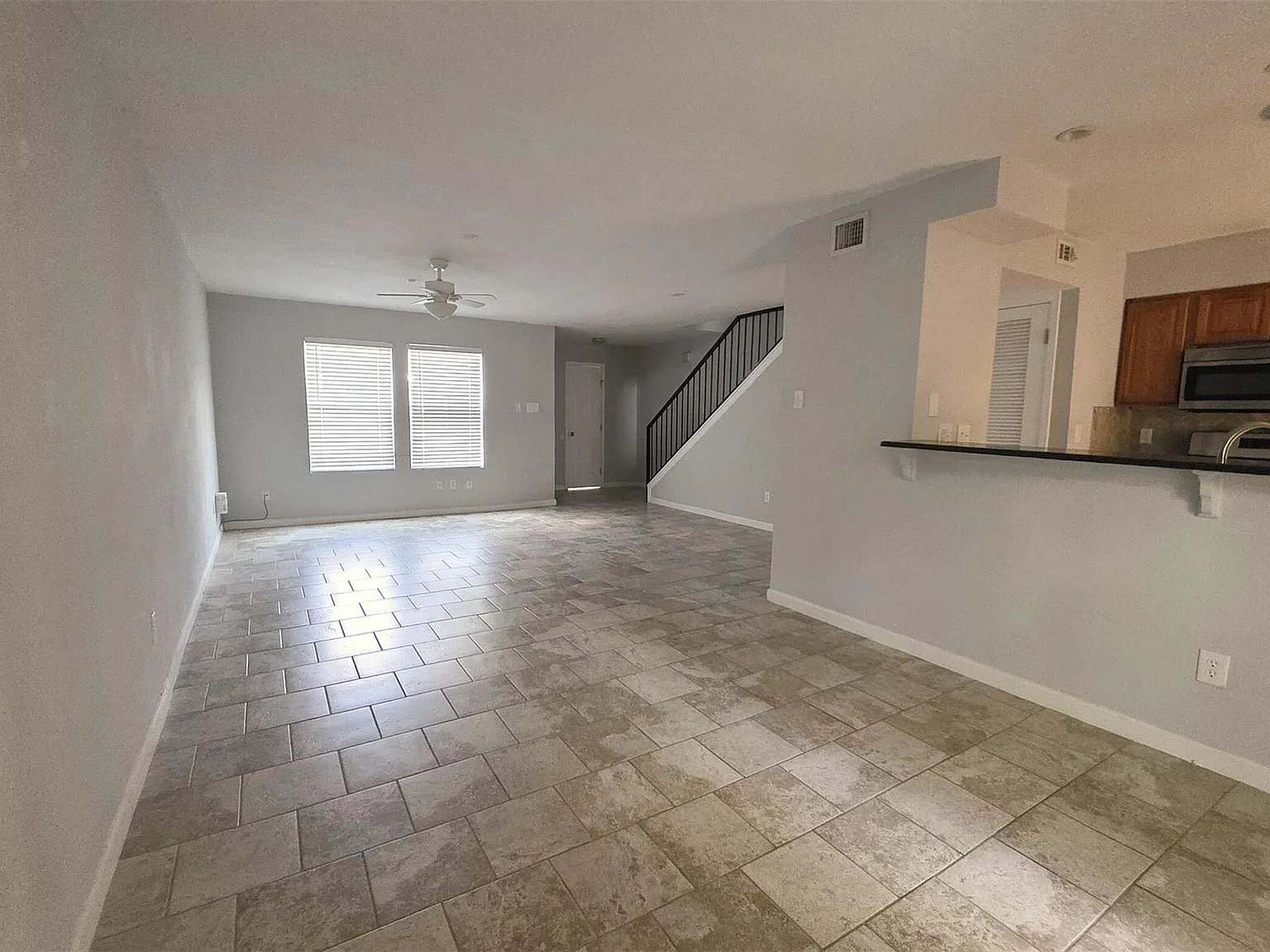 2 bed, 1.5 bath, 1144 sqft, $1,895 — Photo 3