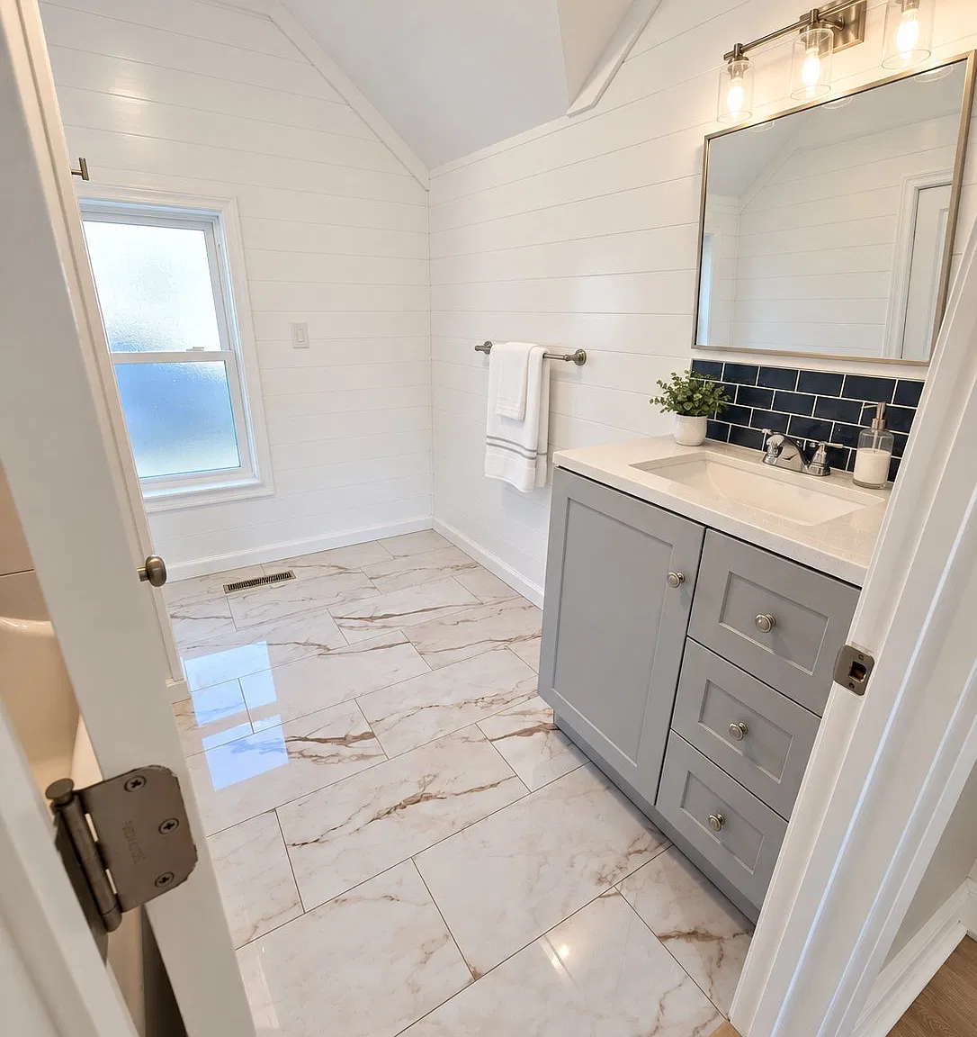 Upper Unit B2 — Photo 2