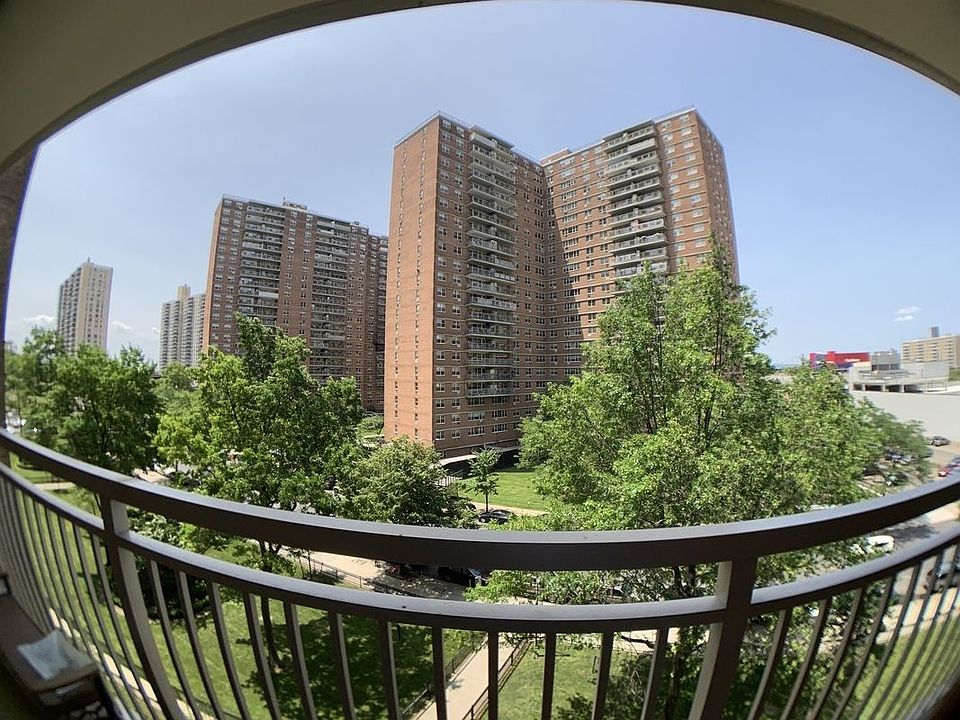 1st image of 2915 W 5th St APT 6C