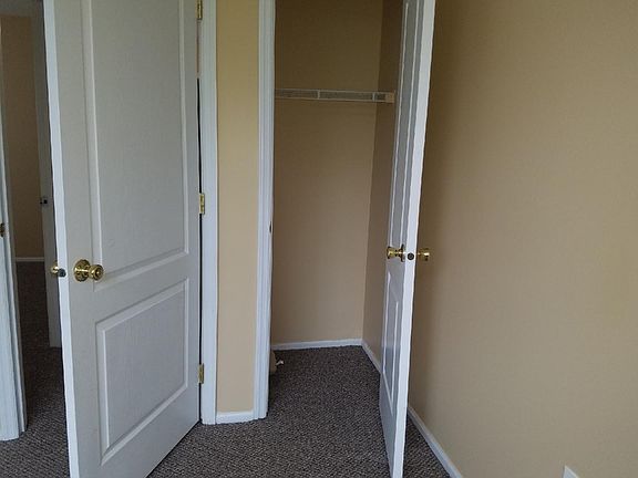 3rd image of 914 Rockland Ave