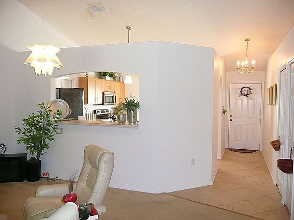 5th image of 108 Burroughs Dr