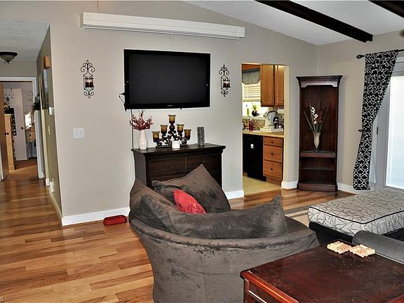 5th image of 2000 Fawnbrook Dr