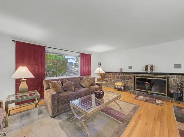 41 Charwalt Dr, Hawthorne Boro, NJ 07506