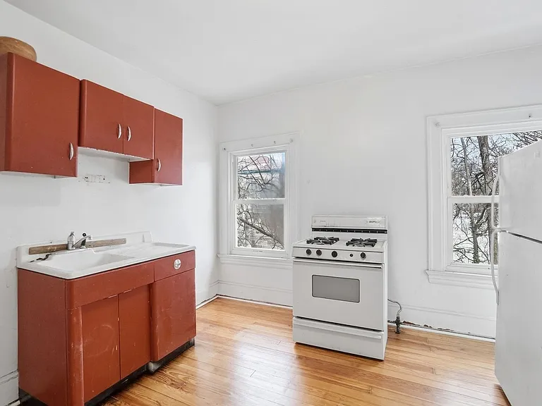 3523 Clifton Ave — Photo 7