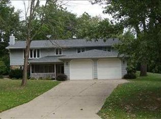 2 Timber Creek Ct, Towanda, IL 61776