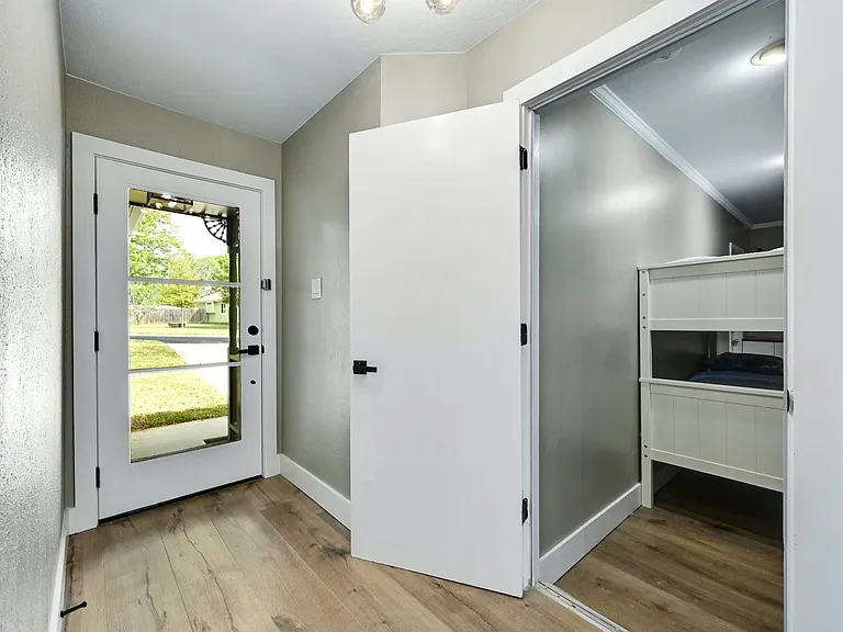 1807 Krizan Ave — Photo 22