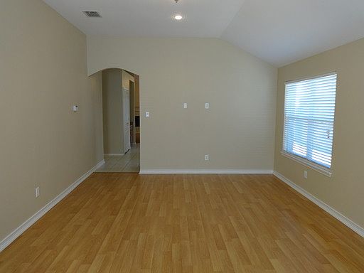 3rd image of 8341 Horseshoe Bend Dr