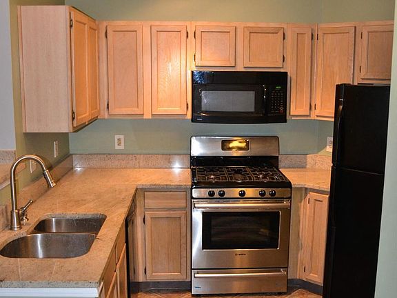 3rd image of 4409 Sedgehurst Dr APT 202