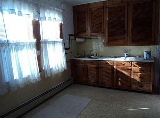 2nd image of 11 Maynard Ave #2