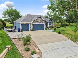 1813 Bluestem Ln, Salina, KS 67401