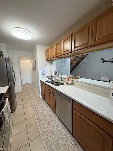 3 bed, 2.5 bath, 1480 sqft, $2,395 — Photo 3