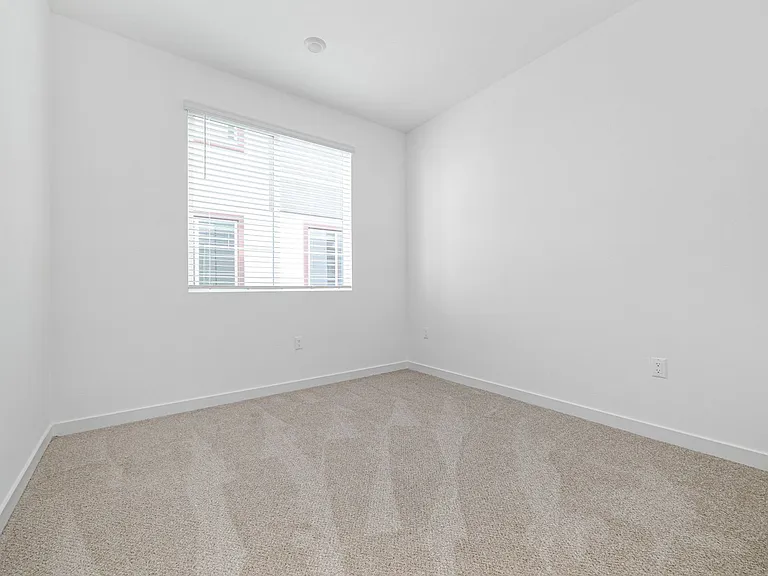 Raintree Court — Photo 20