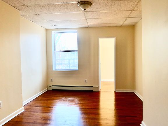 3rd image of 161 Christopher Columbus Dr APT 2F