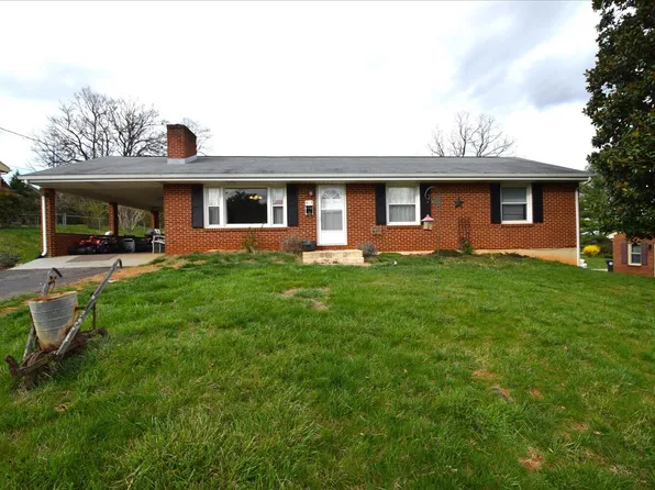 813 Pinecrest Ave, Bedford, VA 24523