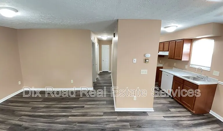 1107 Hunt Ave — Photo 4