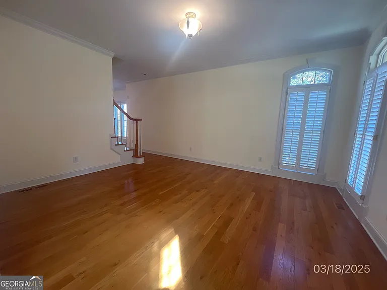 612 Banbury Ct — Photo 13