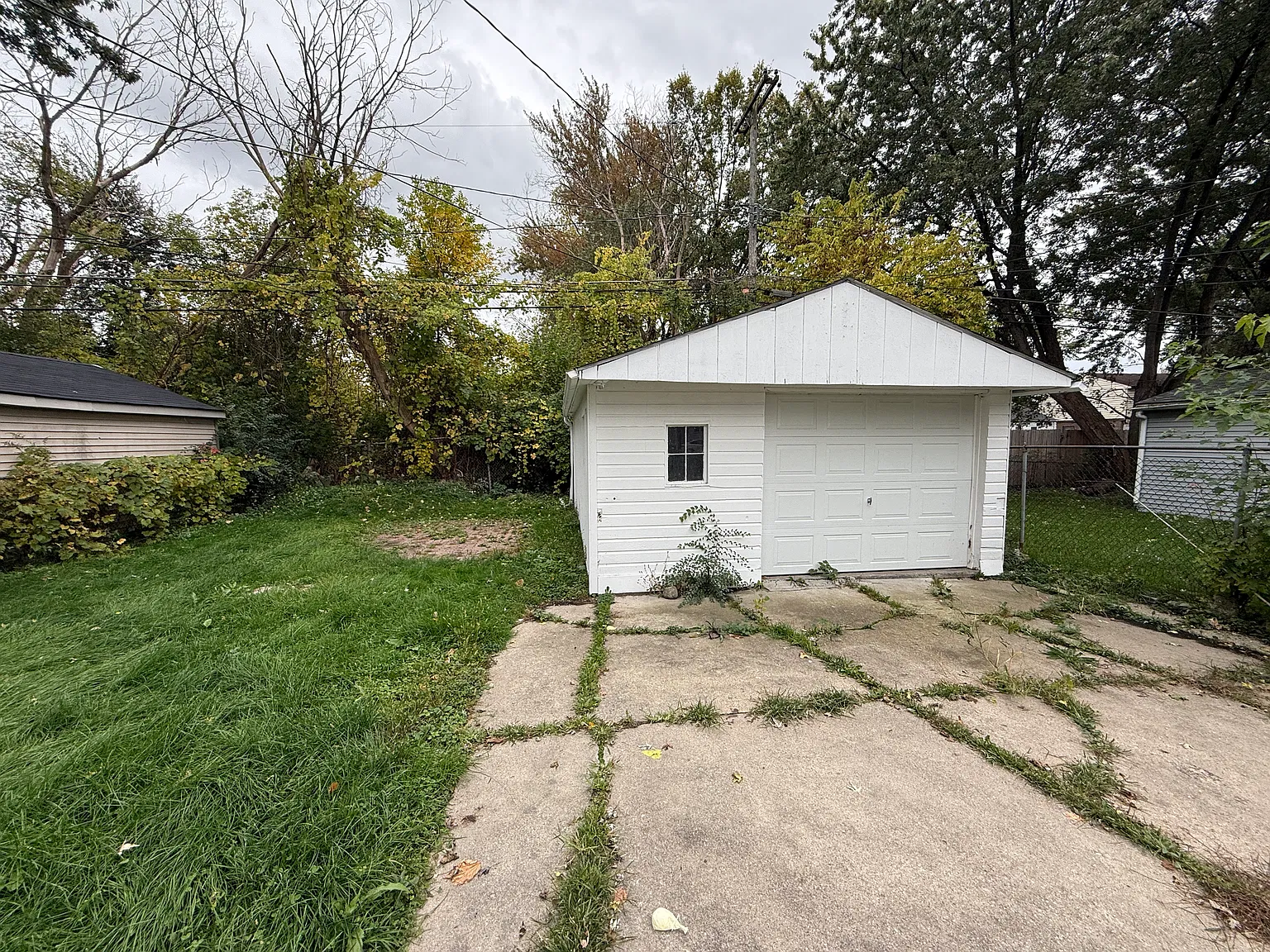 4 bed, 870 sqft, $1,450 — Photo 2