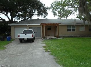 225 Kingston Dr, Fort Myers, FL 33905