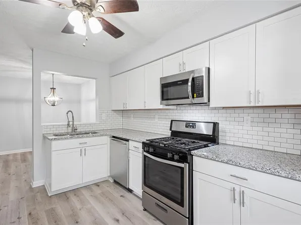 6430 Oakleaf Way, Morrow, GA 30260