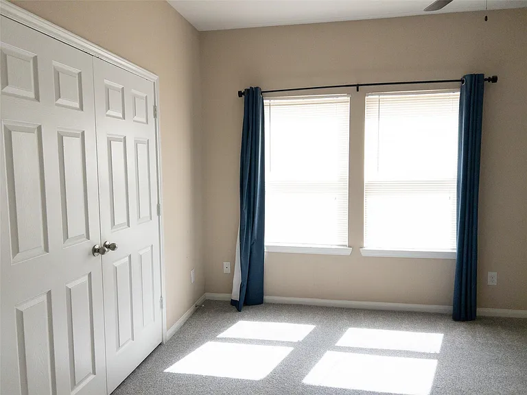 3986 Avenue B — Photo 16