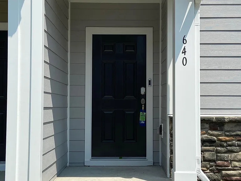 640 Gimari Dr — Photo 2