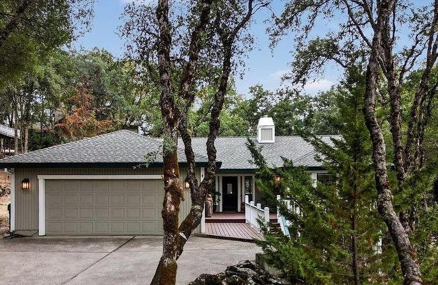 1st image of 17555 Chaparral Dr