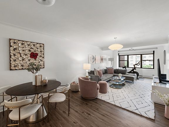4th image of 4K Manhattan Ave
