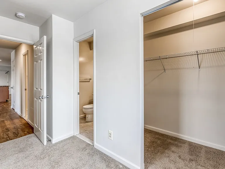 Oakview — Photo 6