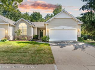 1695 S Crystal Cove Dr #22, Haslett, MI 48840