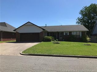 605 Chapman Ave, Tahlequah, OK 74464
