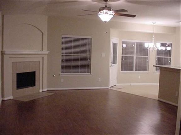3rd image of 4023 Bentwood Cir