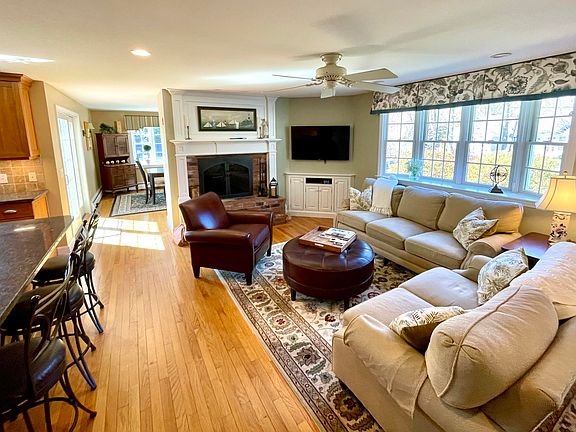 2nd image of 40 Riverview Lane