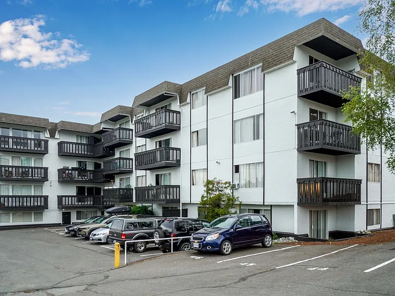 908 Market St — Photo 17