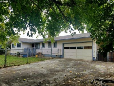 667 Happy Valley Rd, Roseburg, OR, 97471