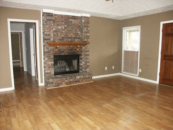 2nd image of 62 Lee Road 800