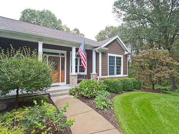 3rd image of 12849 Oak Highland Dr SE