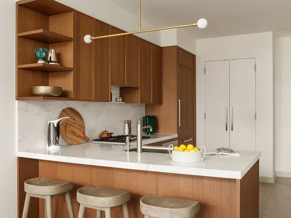 180 Front Street image 2 of 38