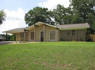 2426 Upper Dr, Pearl, MS 39208