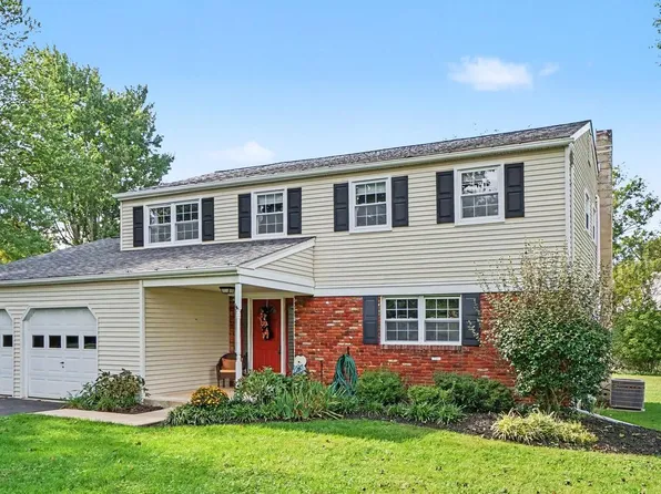 17 Teakwood Ter, Audubon, PA 19403