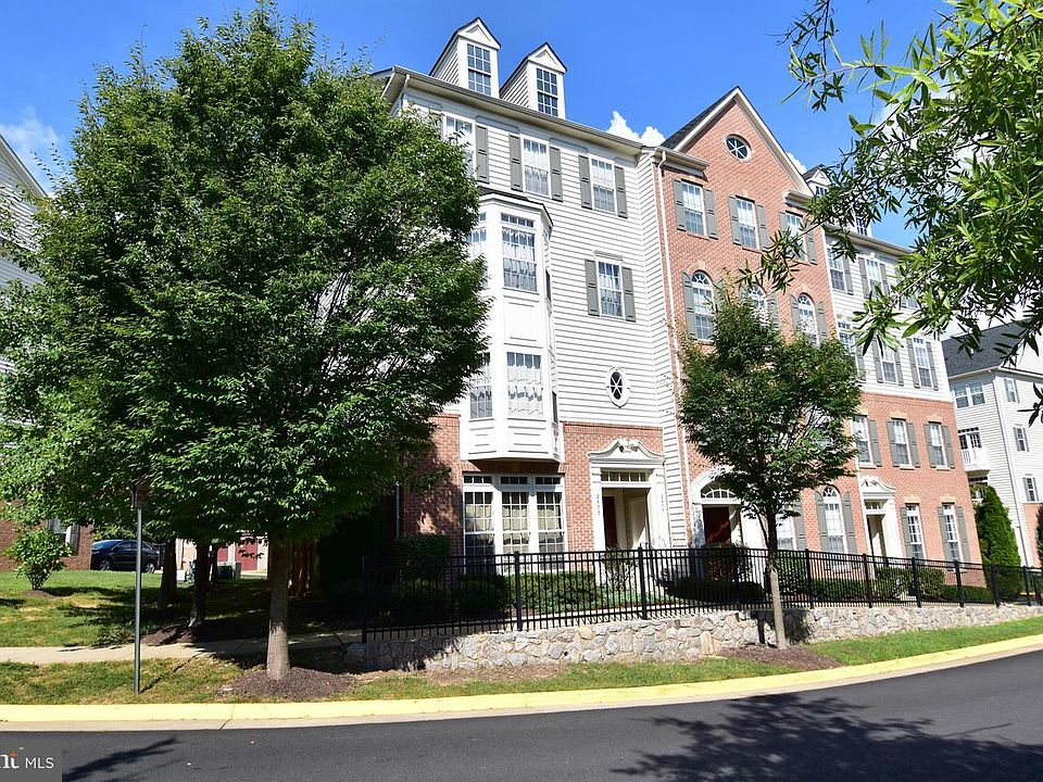 1st image of 2475 Eastbourne Dr